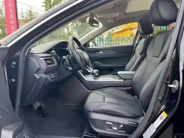 Hongqi Hongqi H5 — миниатюра 6