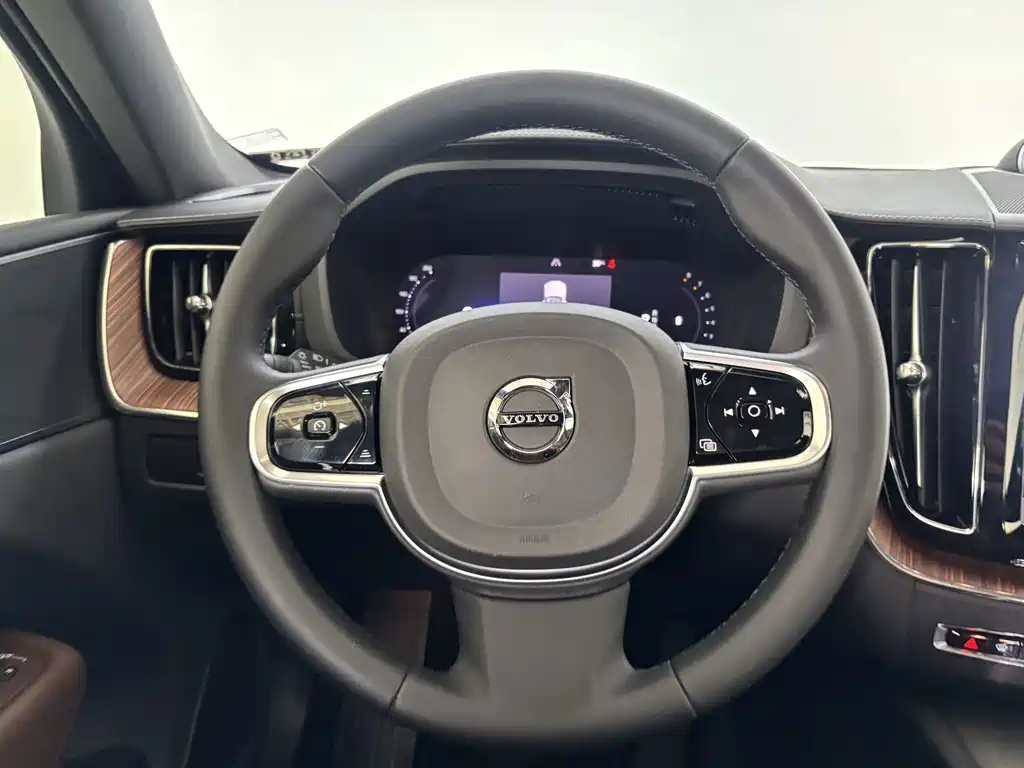 Volvo XC60 — миниатюра 15