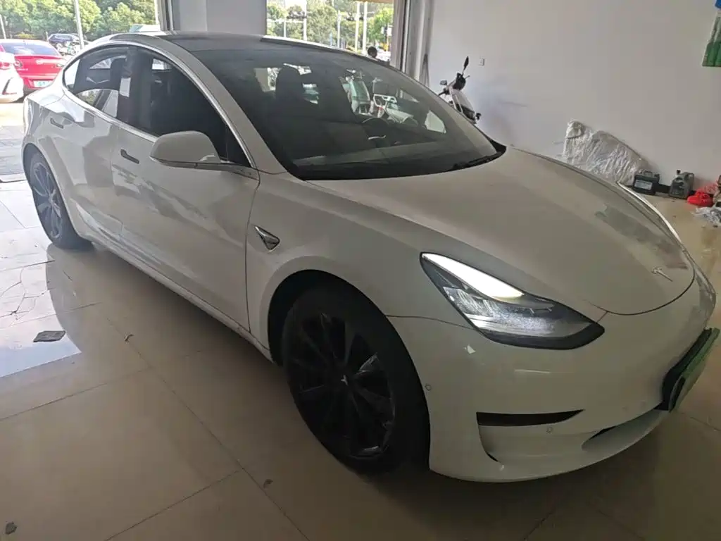 Tesla Model 3 — миниатюра 4