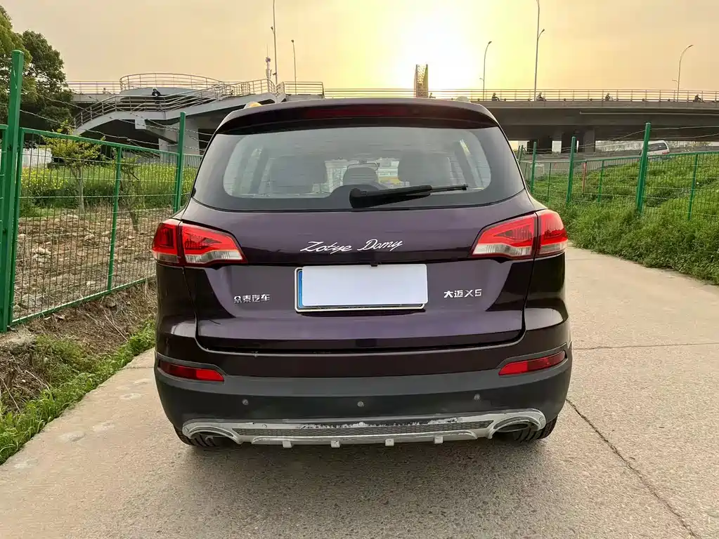 Zotye X5 2017 1.5T MT Luxury