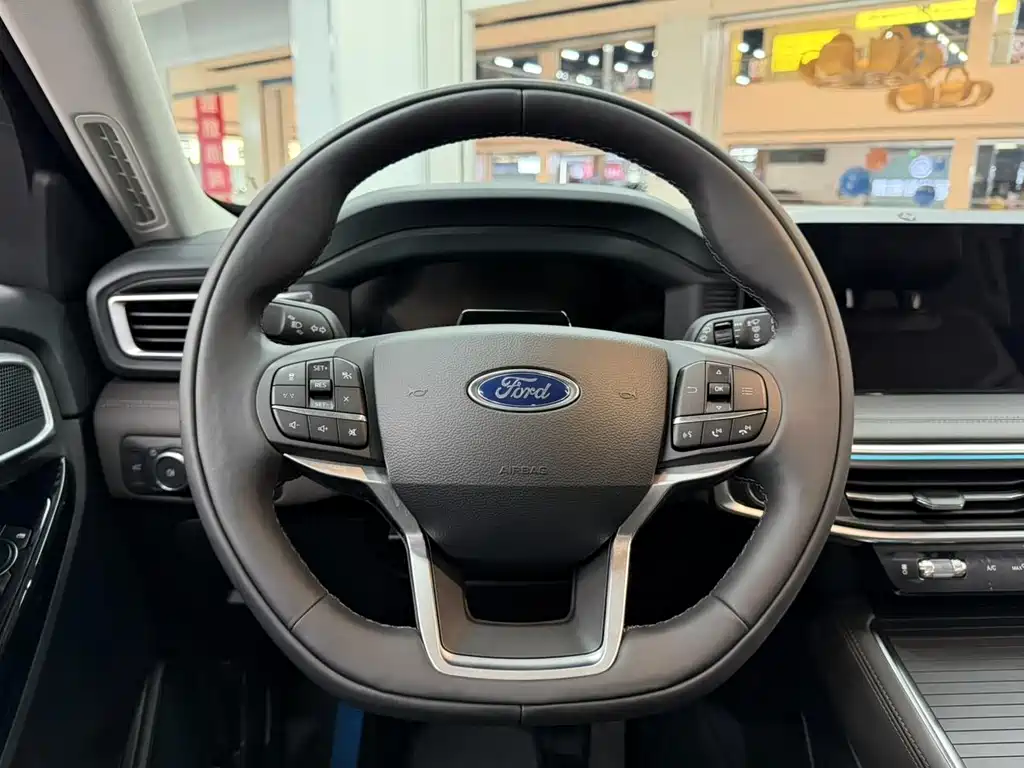Ford Explorer — миниатюра 8