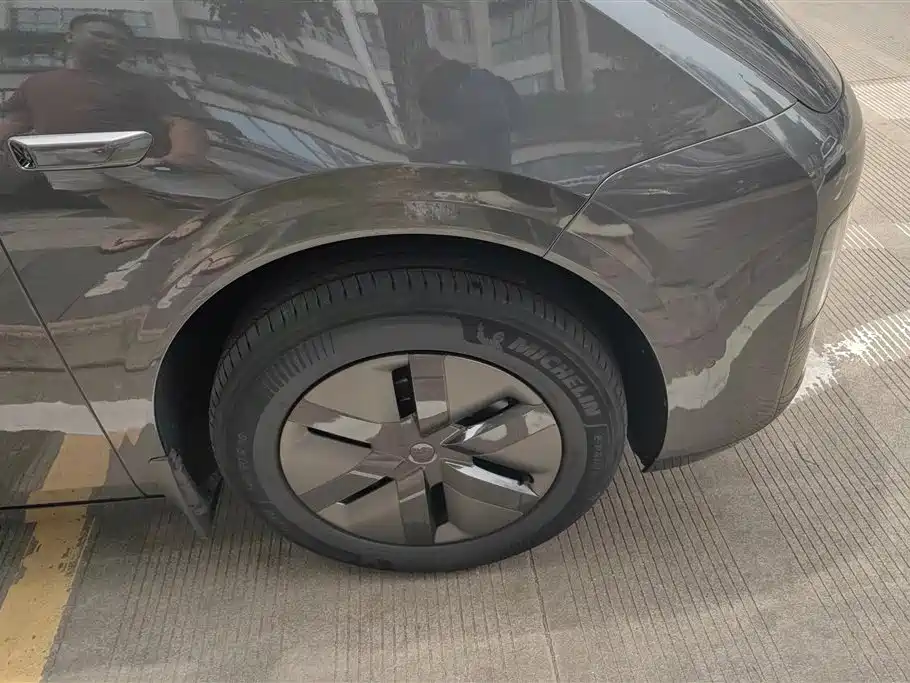 Li Auto MEGA 2025 Home