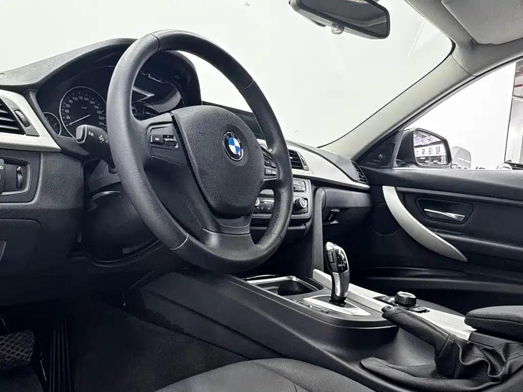 BMW 3 Series — миниатюра 4