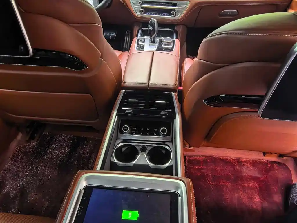 BMW 7 Series 740Li xDrive Premium Type M Sport Package, фото 8