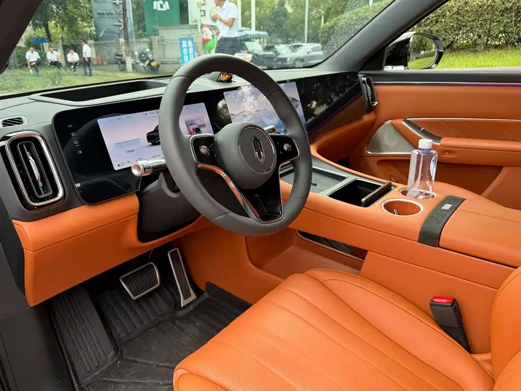 Aito M8 2025 Max+ 53.4kWh 6 мест (192 )