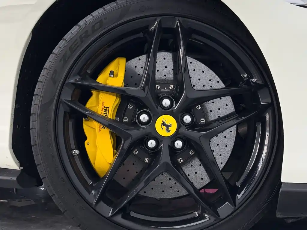 Ferrari Roma — миниатюра 10