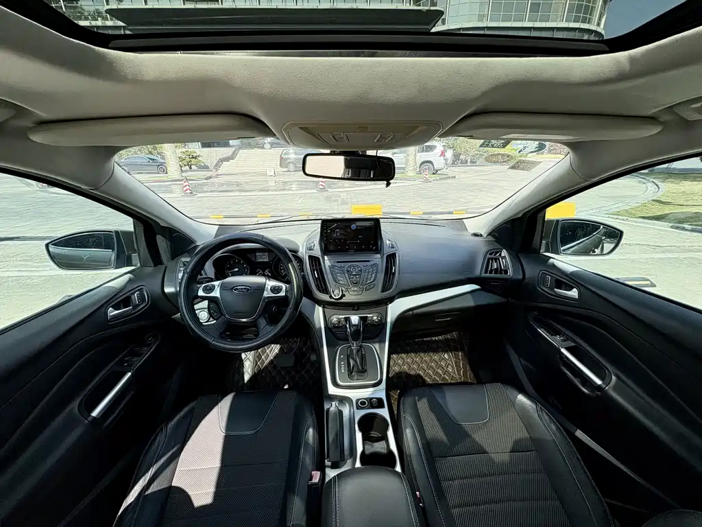 Ford Kuga — миниатюра 7