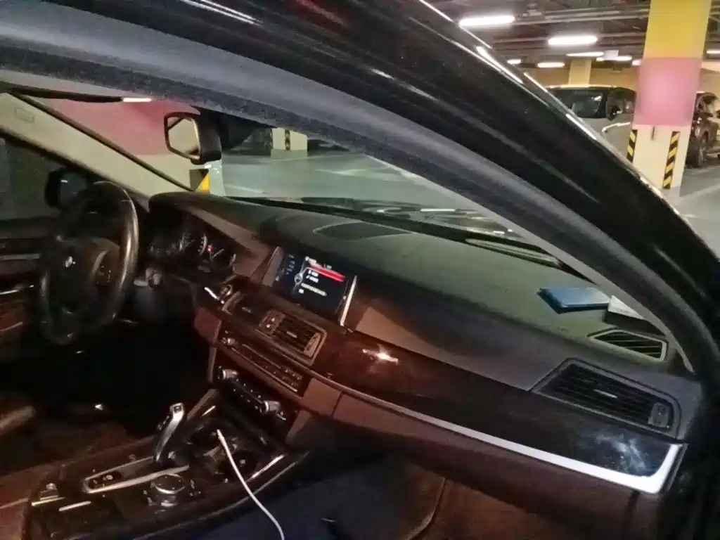 BMW 5 Series — миниатюра 20