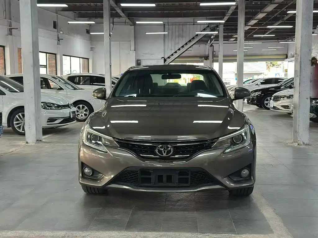 Toyota Reiz