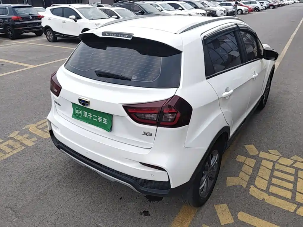 Geely Vision X3 — миниатюра 7