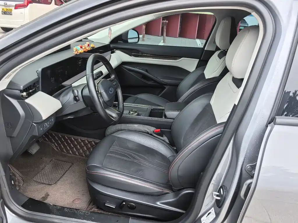 Ford Mondeo — миниатюра 7