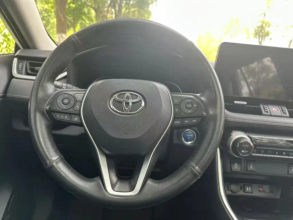 Toyota RAV4 — миниатюра 29