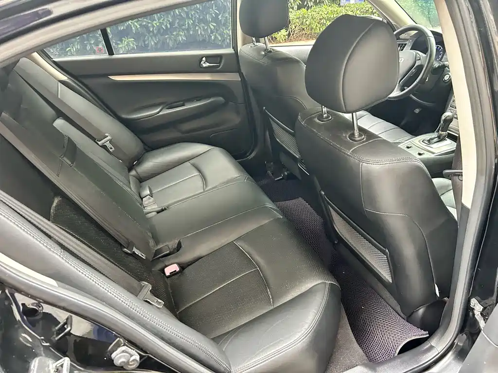 Infiniti G — миниатюра 13