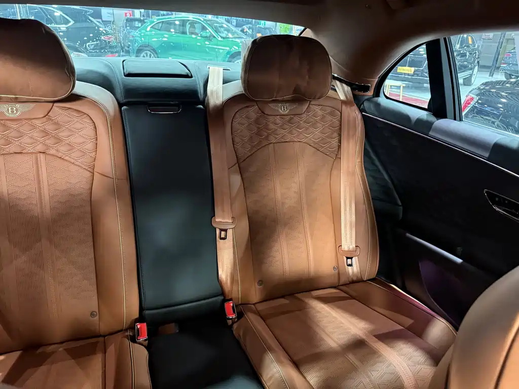 Bentley Flying Spur 2025 4.0T AT