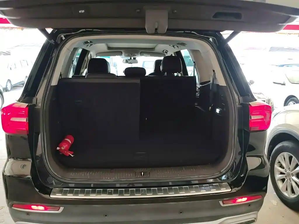 Roewe RX8 — миниатюра 19