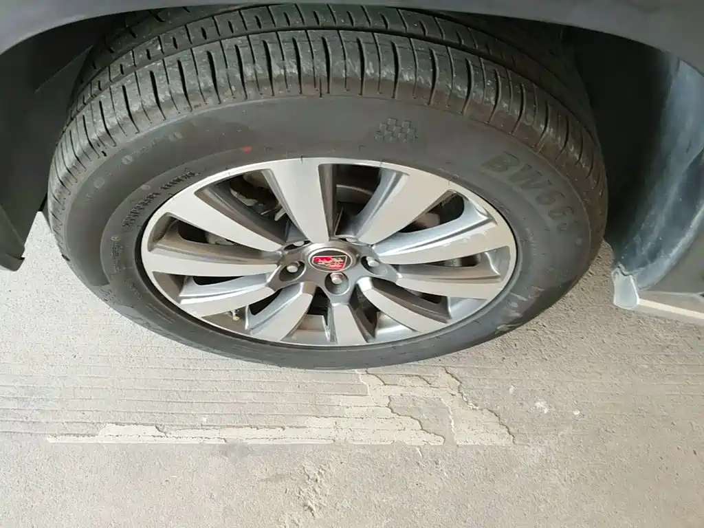 Roewe RX8 — миниатюра 23