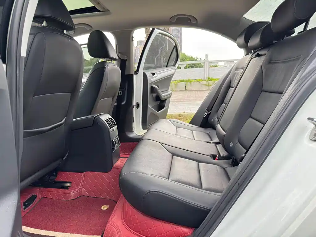 Volkswagen Sagitar 2018 280TSI DSG