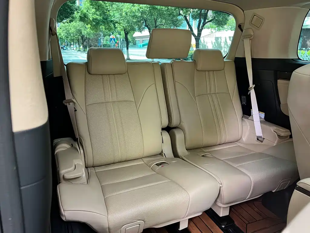 Toyota Vellfire — миниатюра 14
