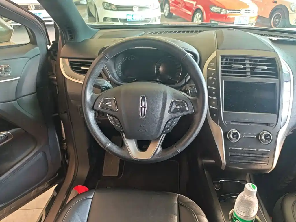 Lincoln MKC — миниатюра 11