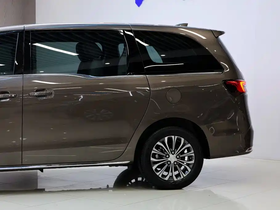 Buick GL8 — миниатюра 4