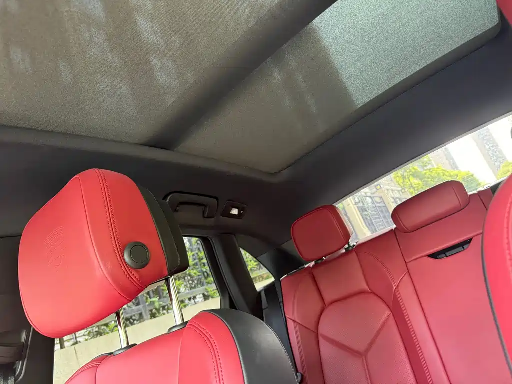 Porsche Macan — миниатюра 10