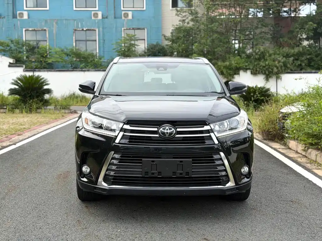 Toyota Highlander 2018 2.0T Luxury 7 мест V