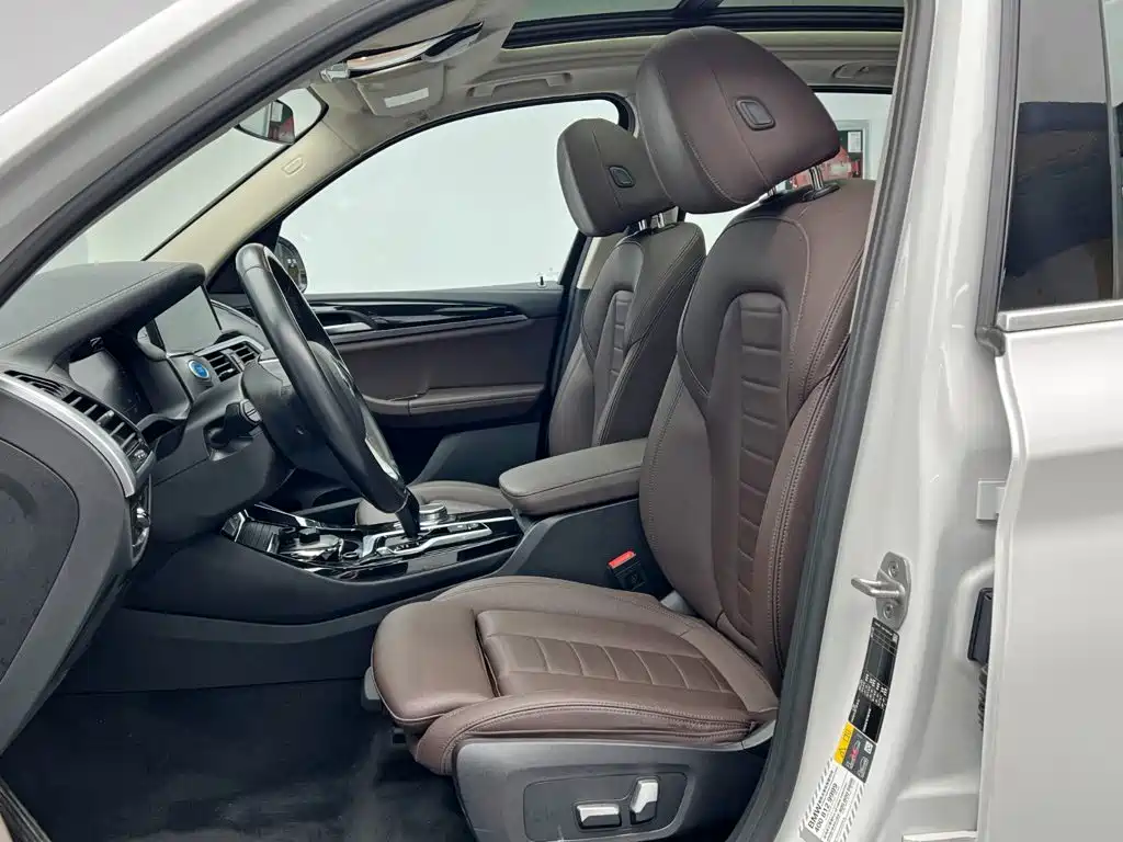 BMW iX3 — миниатюра 15