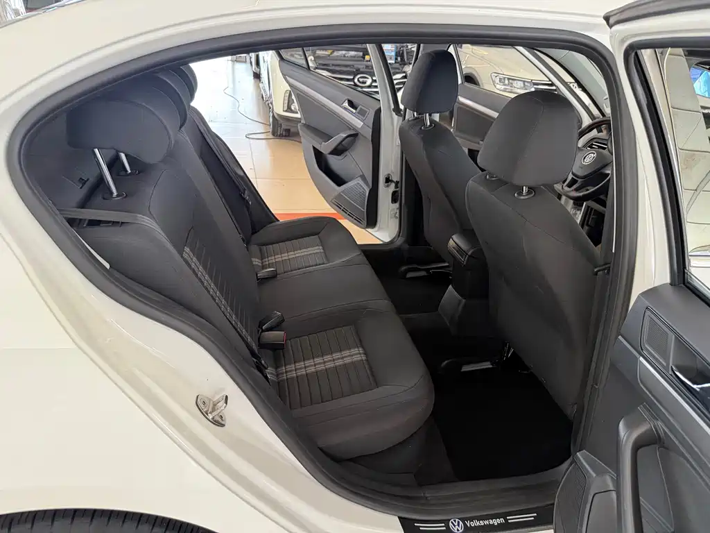 Volkswagen Lavida — миниатюра 21