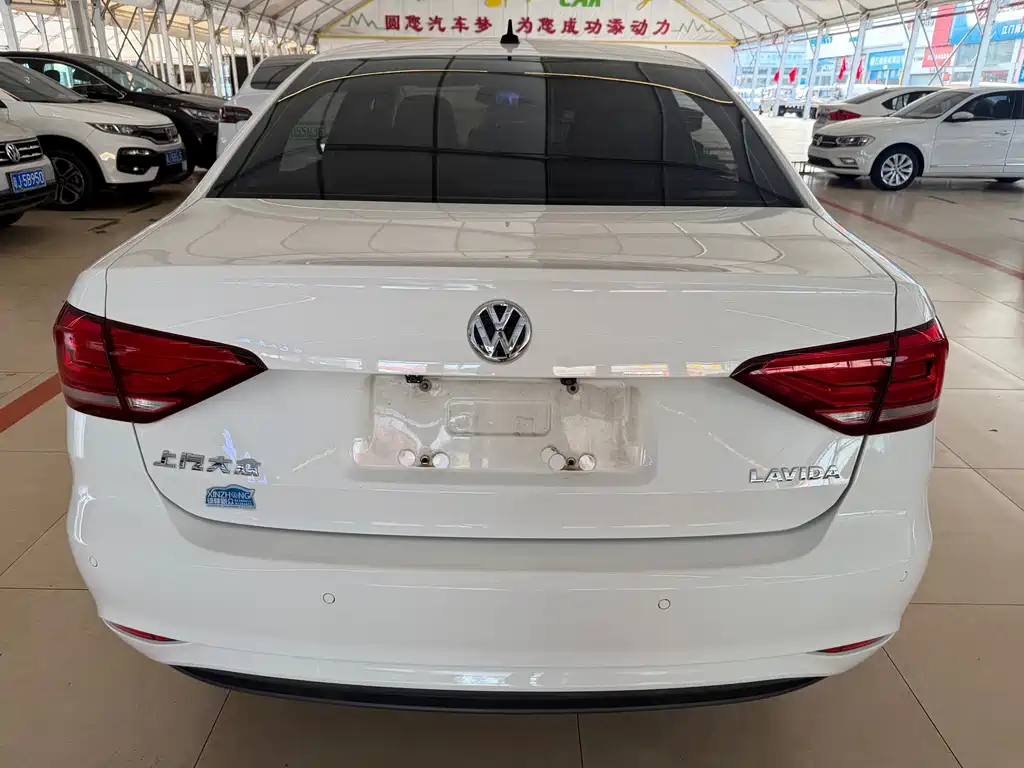 Volkswagen Lavida — миниатюра 8