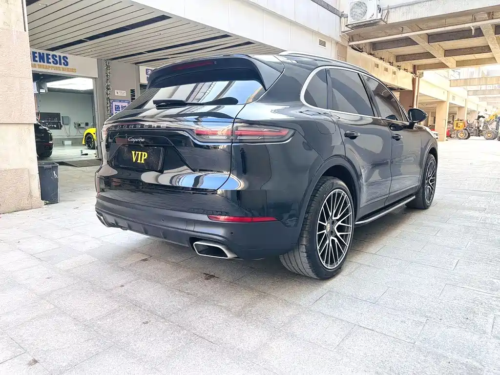 PORSCHE CAYENNE