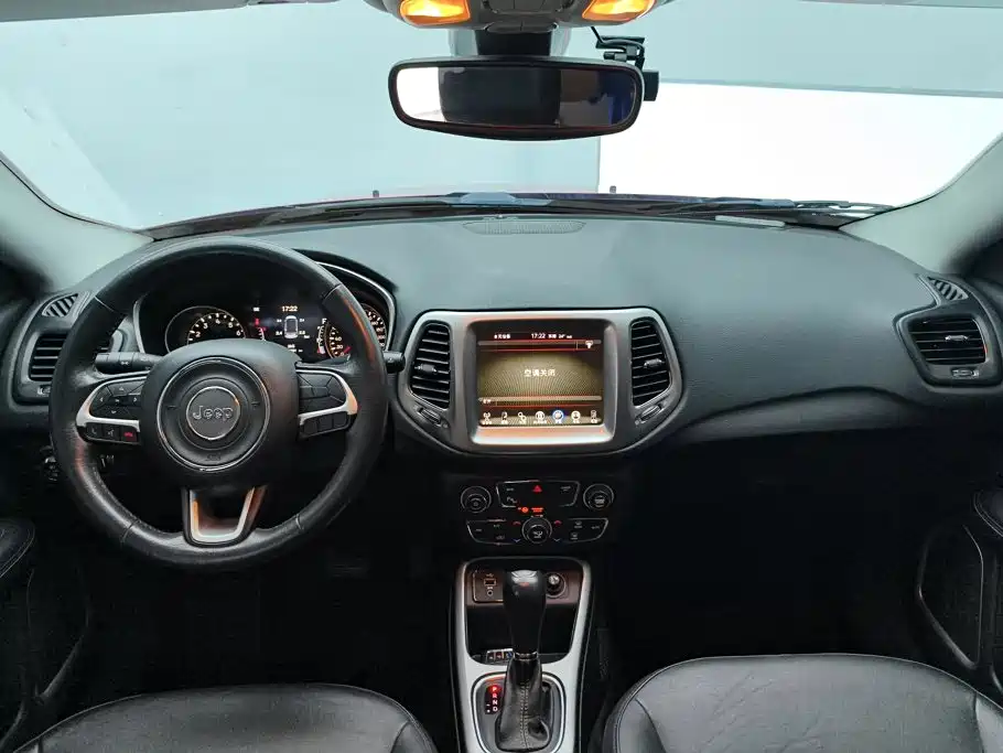 Jeep Compass — миниатюра 12