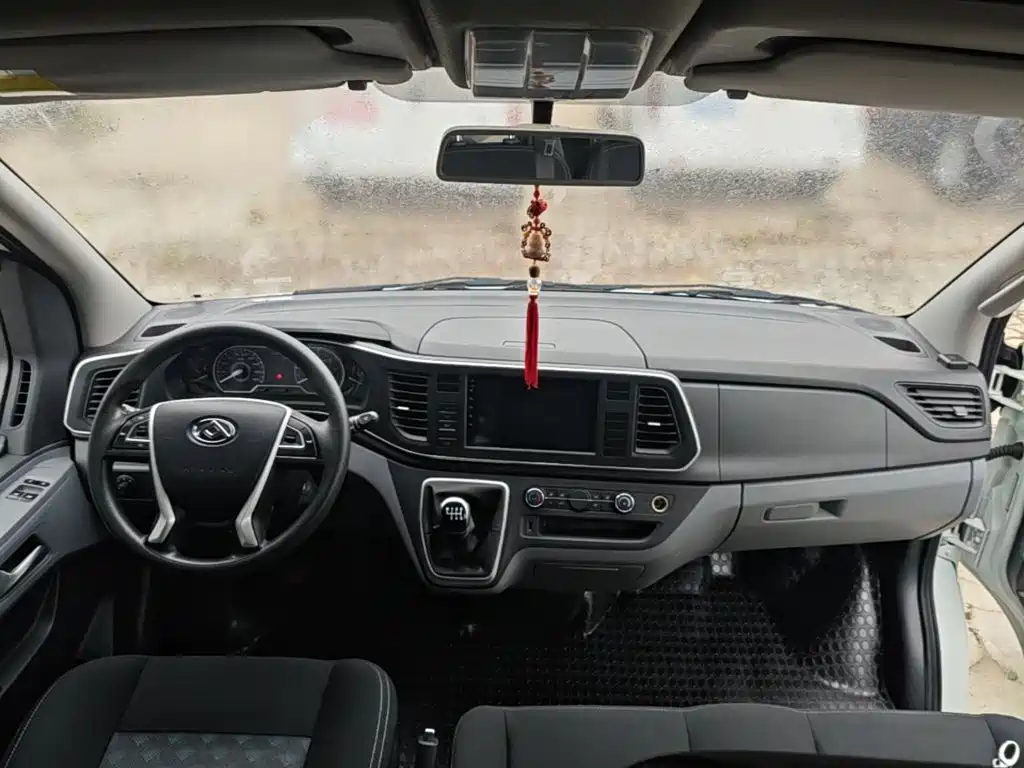 MAXUS V80 — миниатюра 10