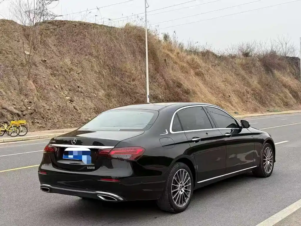 Mercedes-Benz E-Class — миниатюра 4