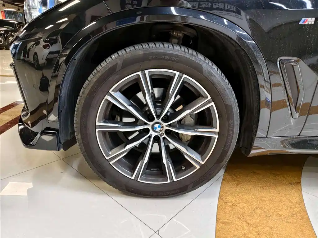BMW X5 2022 xDrive 30Li Premium M Sport