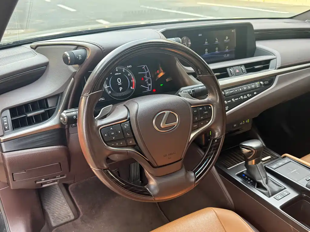 Lexus ES — миниатюра 5