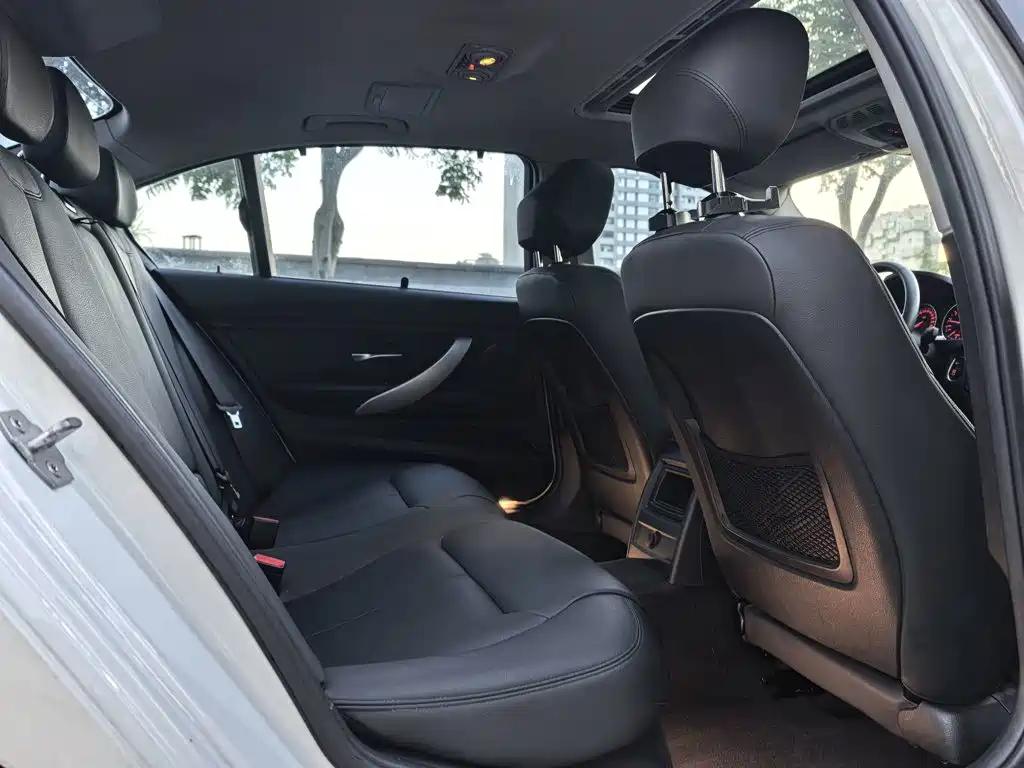BMW 3 Series — миниатюра 16