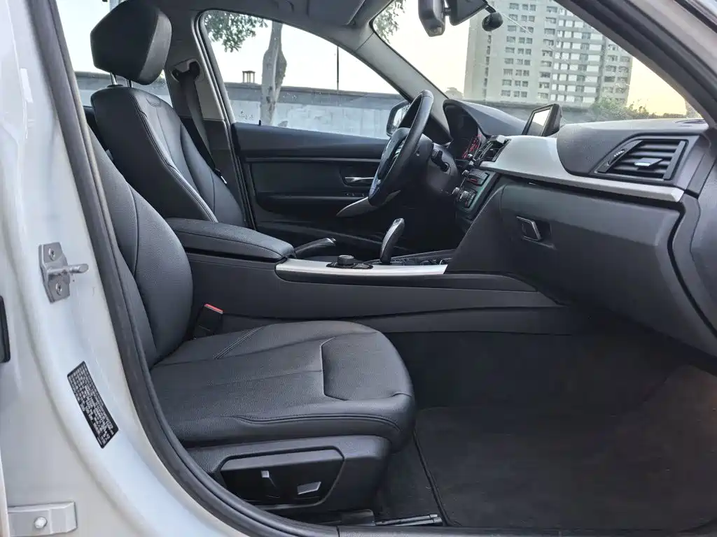 BMW 3 Series — миниатюра 13
