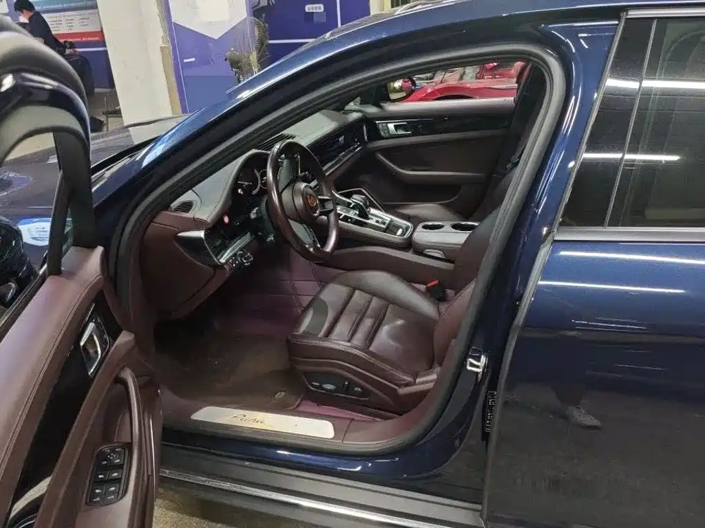 Porsche Panamera — миниатюра 3