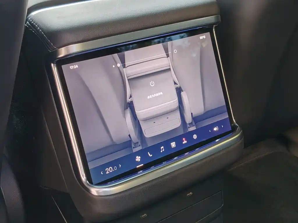 Tesla Model X — миниатюра 20