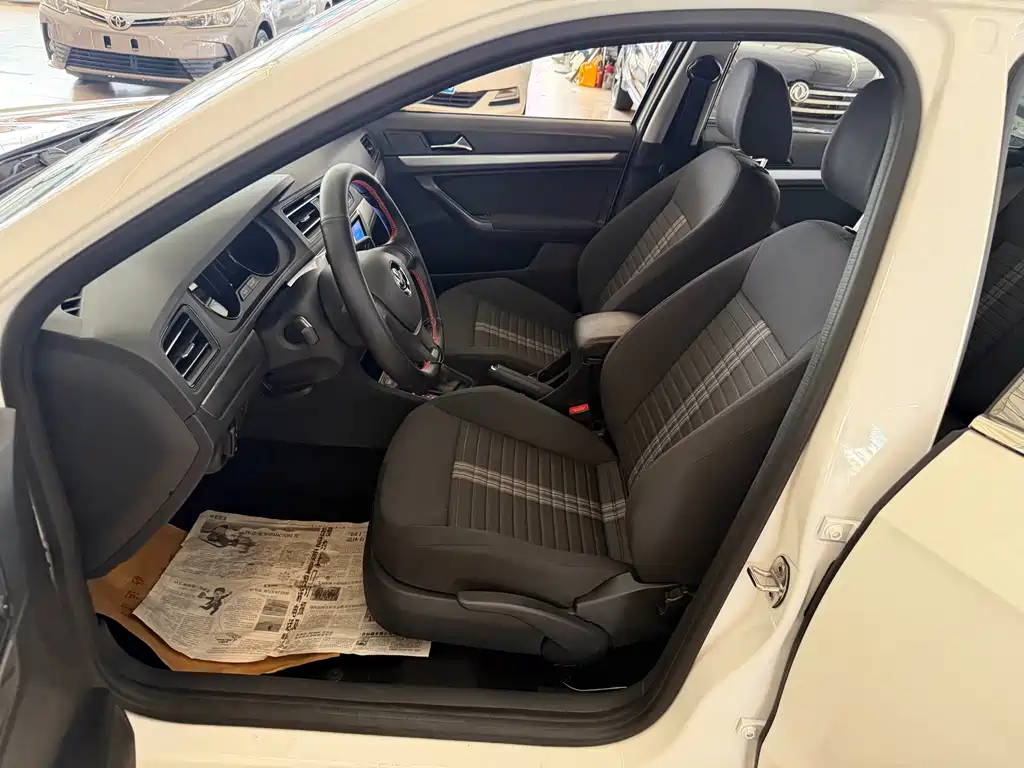 Volkswagen Lavida — миниатюра 16