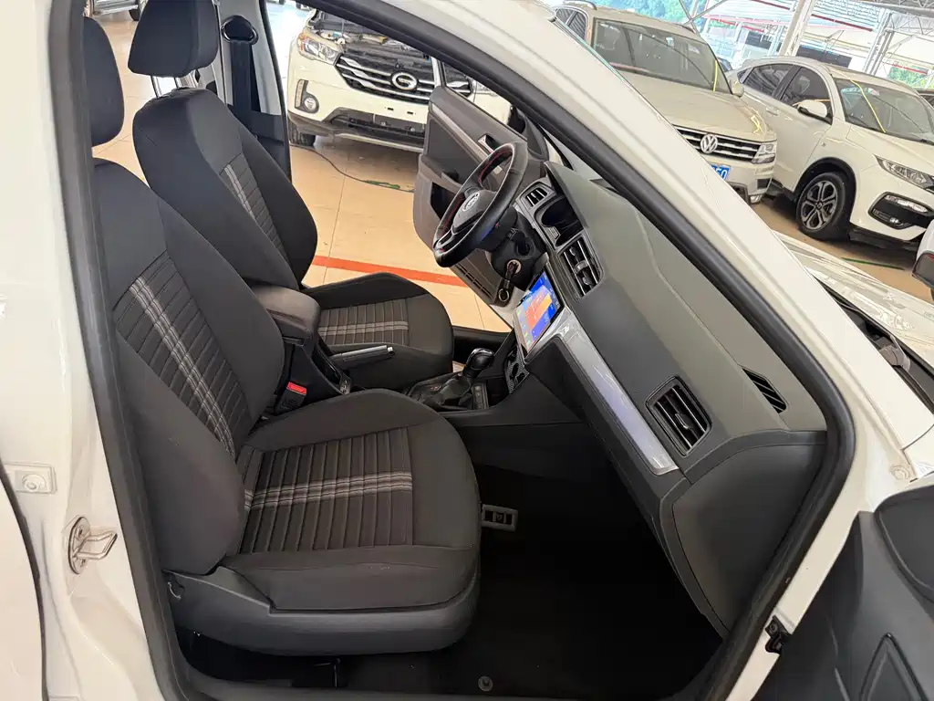 Volkswagen Lavida — миниатюра 26