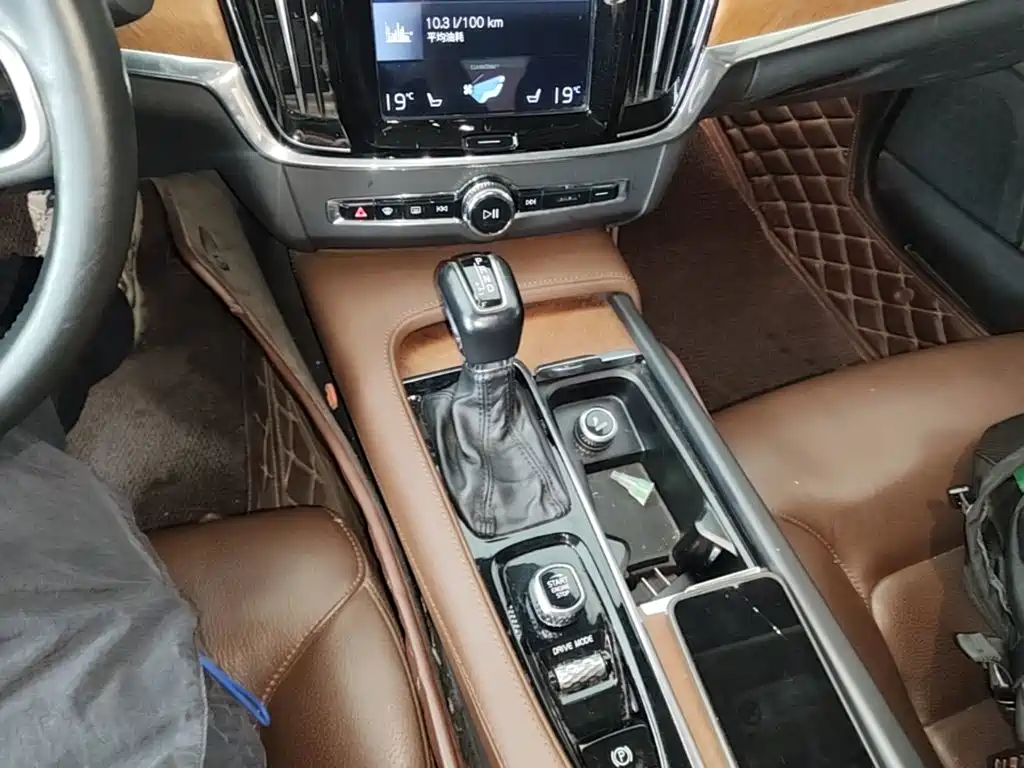 Volvo S90 — миниатюра 14