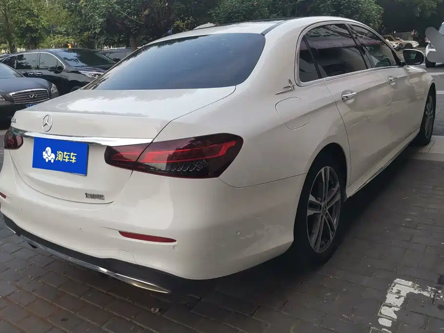 Mercedes-Benz E-Class — миниатюра 3