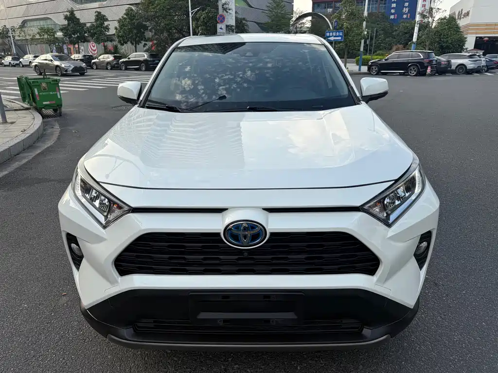 Toyota RAV4 — миниатюра 2