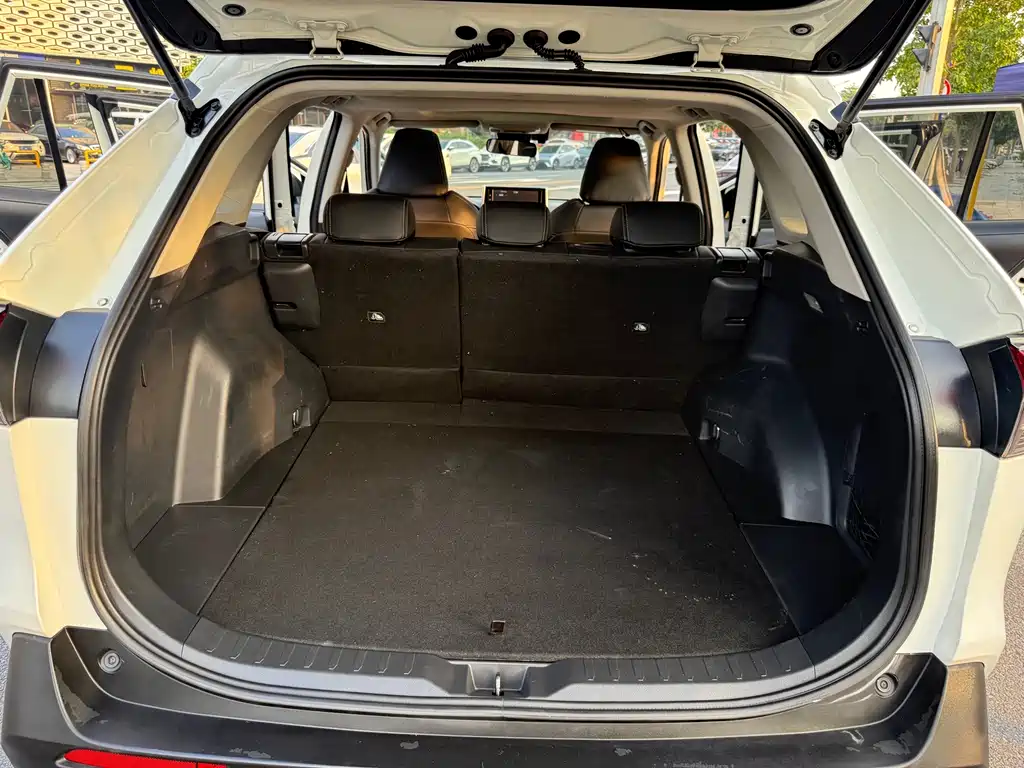 Toyota RAV4 — миниатюра 19