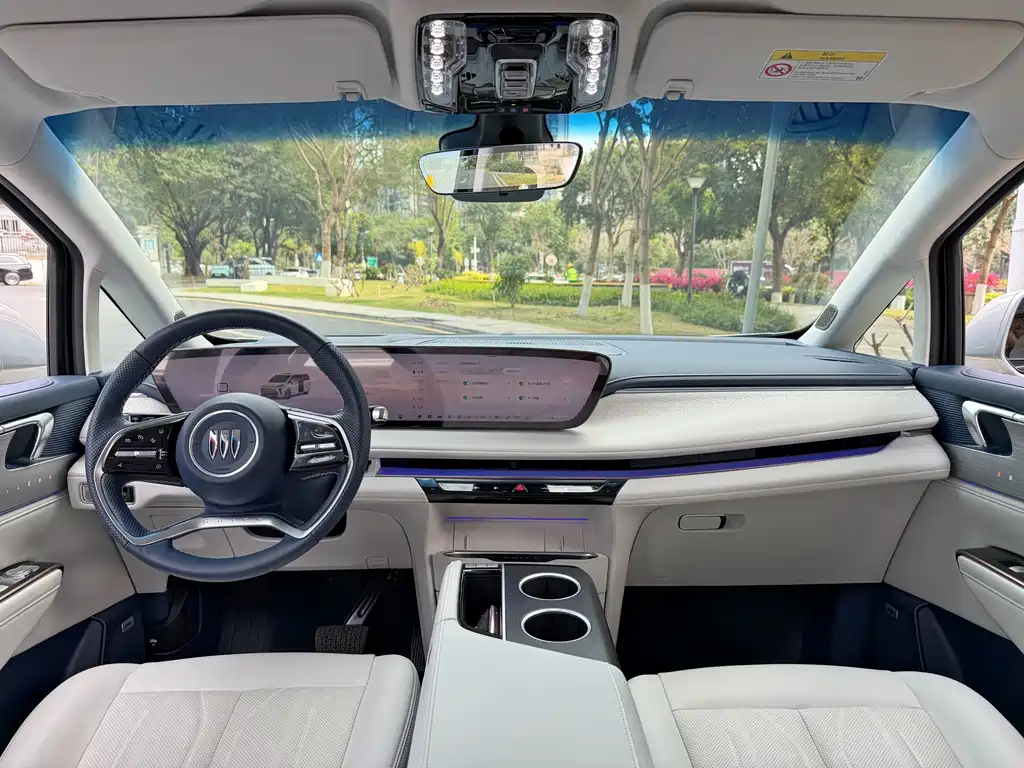 BUICK GL8 NEW ENERGY