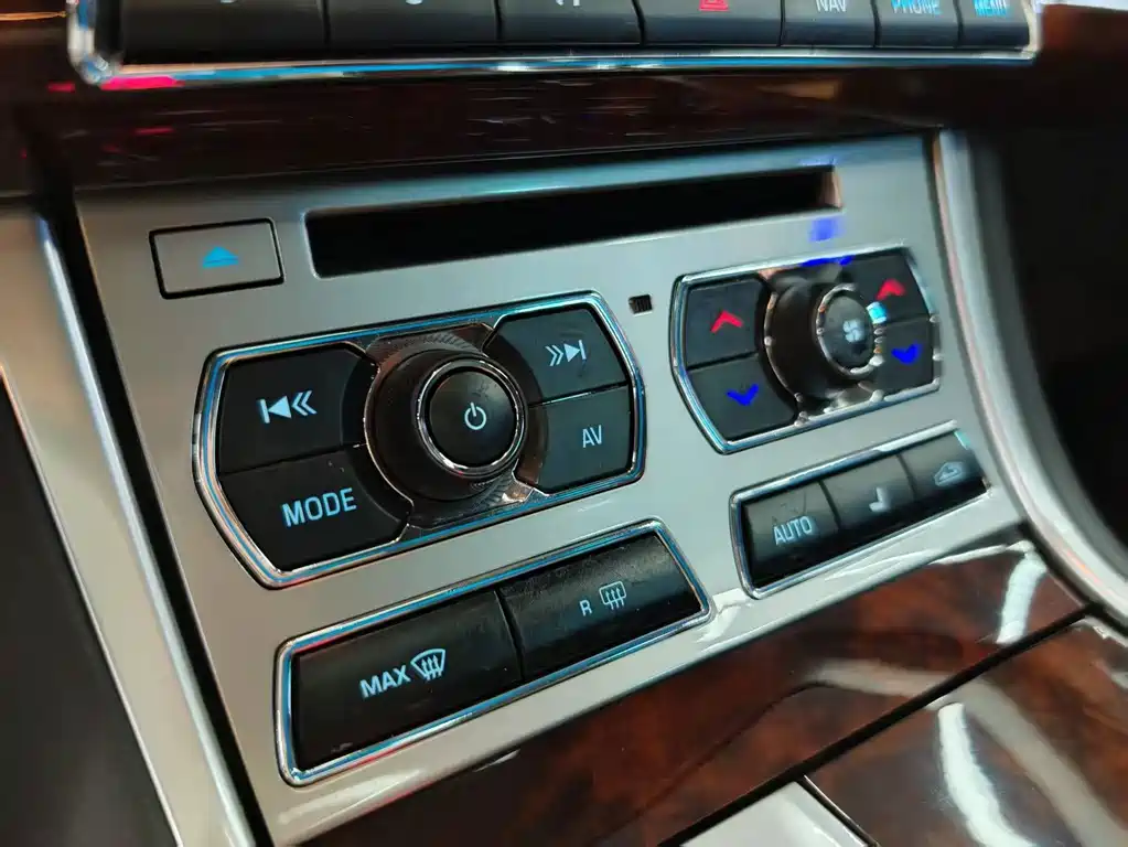 Jaguar XF — миниатюра 18