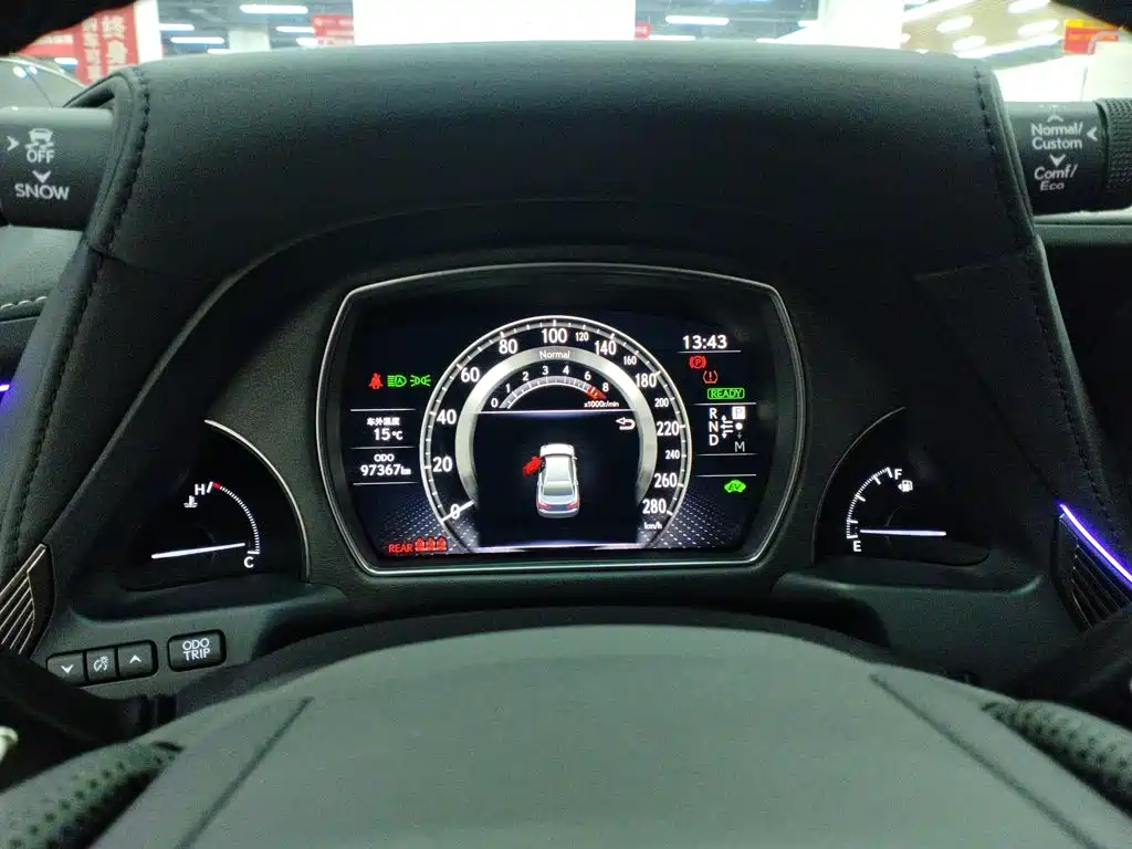 Lexus LS — миниатюра 8