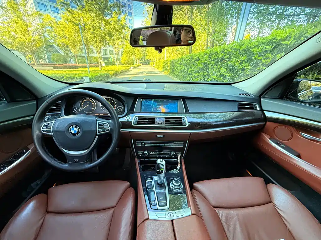 BMW 5 Series GT — миниатюра 8