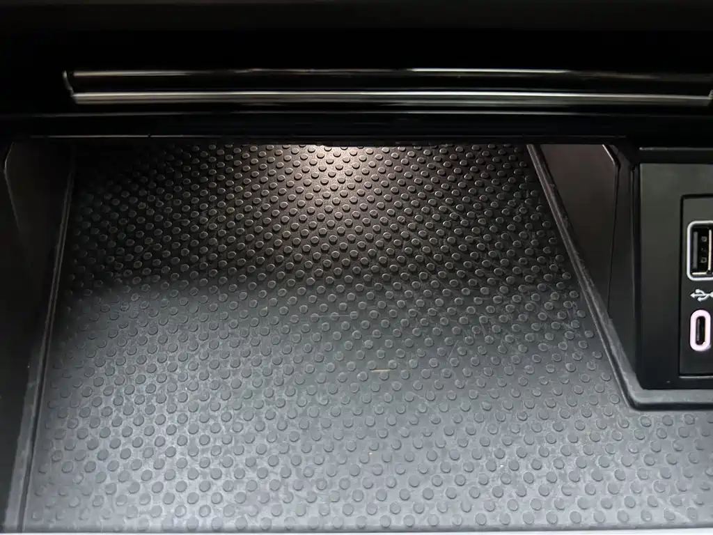 Volkswagen Viloran — миниатюра 24